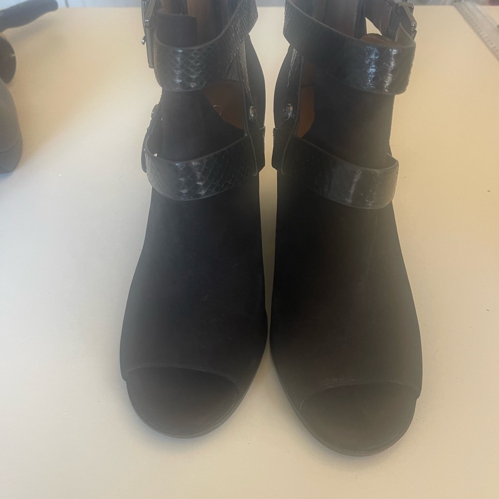 Arturo Chiang shoe boot black